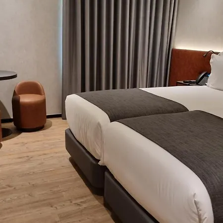 Principe Avila ホテル 4*
