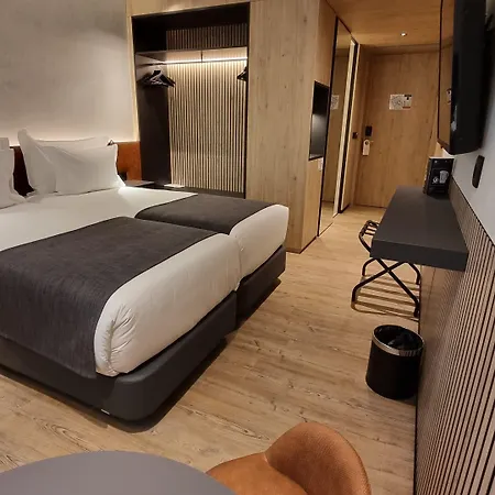 ホテル Principe Avila 4*