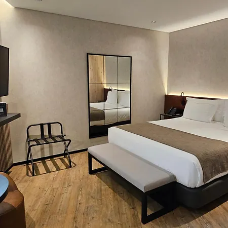 Principe Avila فندق 4*